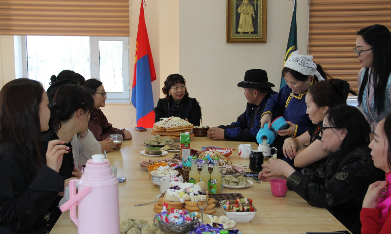 XVII  ЖАРНЫ "СҮРЭЭР ДАРАГЧ" ХЭМЭЭХ  ГАЛ МОРИН ЖИЛИЙН САР ШИНИЙН ХЭЛТСИЙН ХАМТ ОЛНЫ ЗОЛГОЛТ ЗОХИОН БАЙГУУЛЛАА.