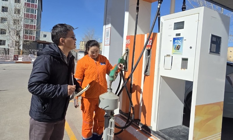 ХЭМЖИХ ХЭРЭГСЛИЙН 2026 ОНЫ ЭЭЛЖИТ БАТАЛГААЖУУЛАЛТЫН АЖИЛ ХИЙГДЭЖ БАЙНА.
Дорнод аймгийн хэмжээнд үйл ажиллагаа явуулдаг 40 гаруй шатахуун түгээх станцын хэмжих хэрэгслийн баталгаажуулалтын ажил эхэллээ.
Одоогийн байдлаар 2026 оны 3 дугаар сарын 31 өдрөөс эхлэн  “Шунхлай говь” ХХК-ийн  шатахуун түгээх станцуудад MNS 3015:2014  стандартын дагуу хяналт, баталгаажуулалтыг хийж гүйцэтгэж байна.